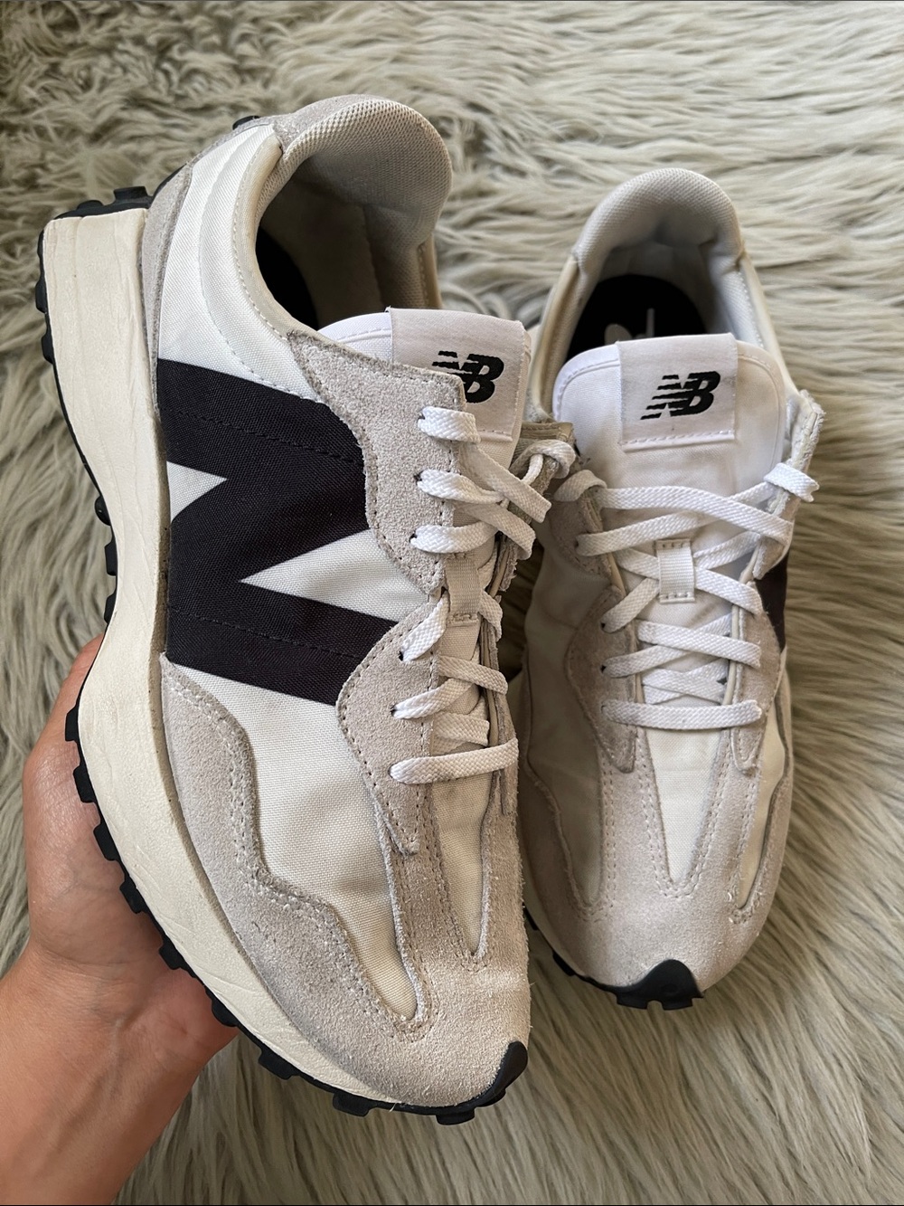New Balance 327